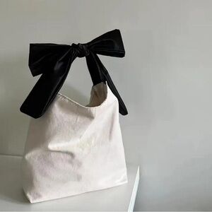 Cream and Black l Tote with Bow